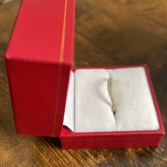 Diamond 10K Gold Ring - EUC - Picture 3 of 14